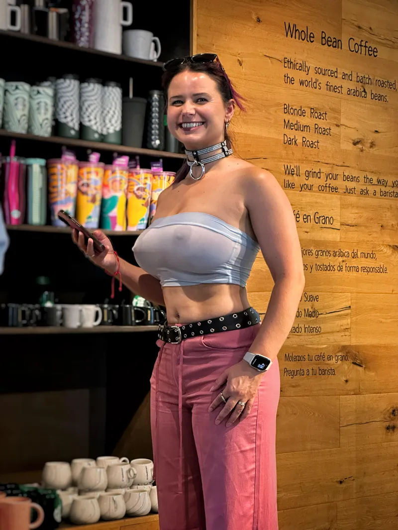 Thumbnail Unexpected Encounter at Starbucks: FreelyKaty_xx's Diary in collared