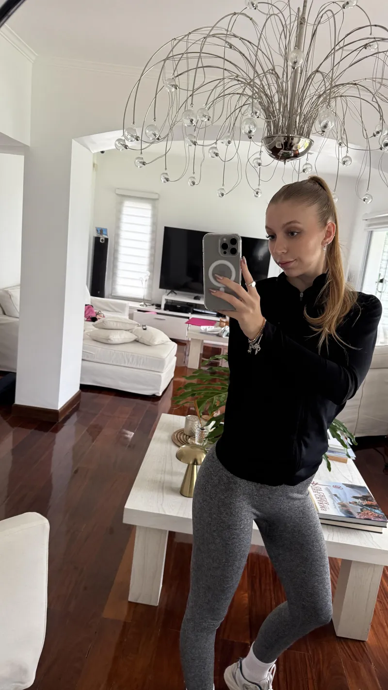 Thumbnail Stretching Passion: NovaPaintss Loves Hot Yoga