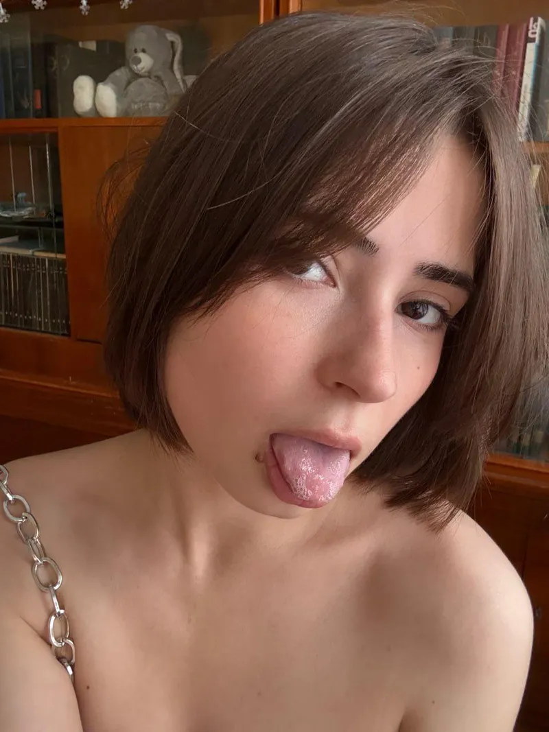 Thumbnail CollinsLillia Teases with a Dirty Tongue Twister