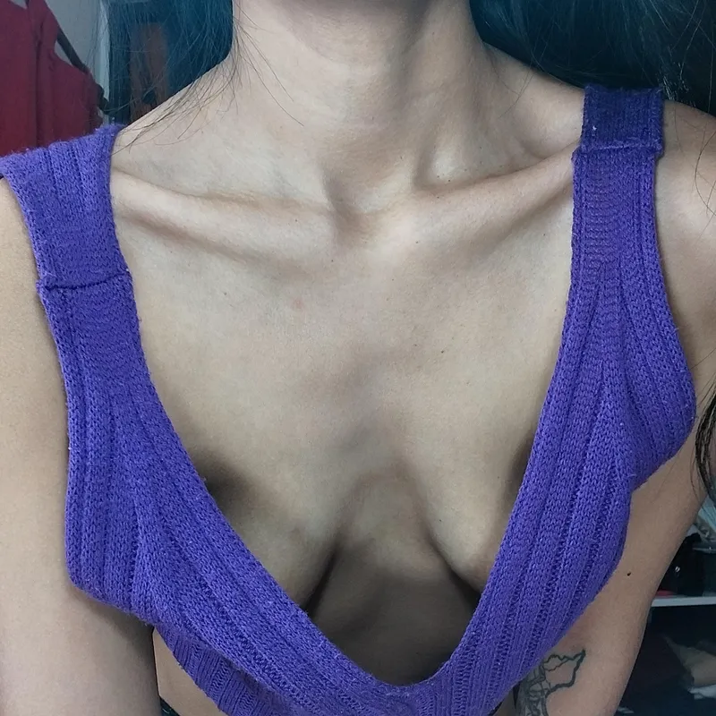 Thumbnail Curiosity Under the Blouse: A Peek Inside | anne_lisse_1