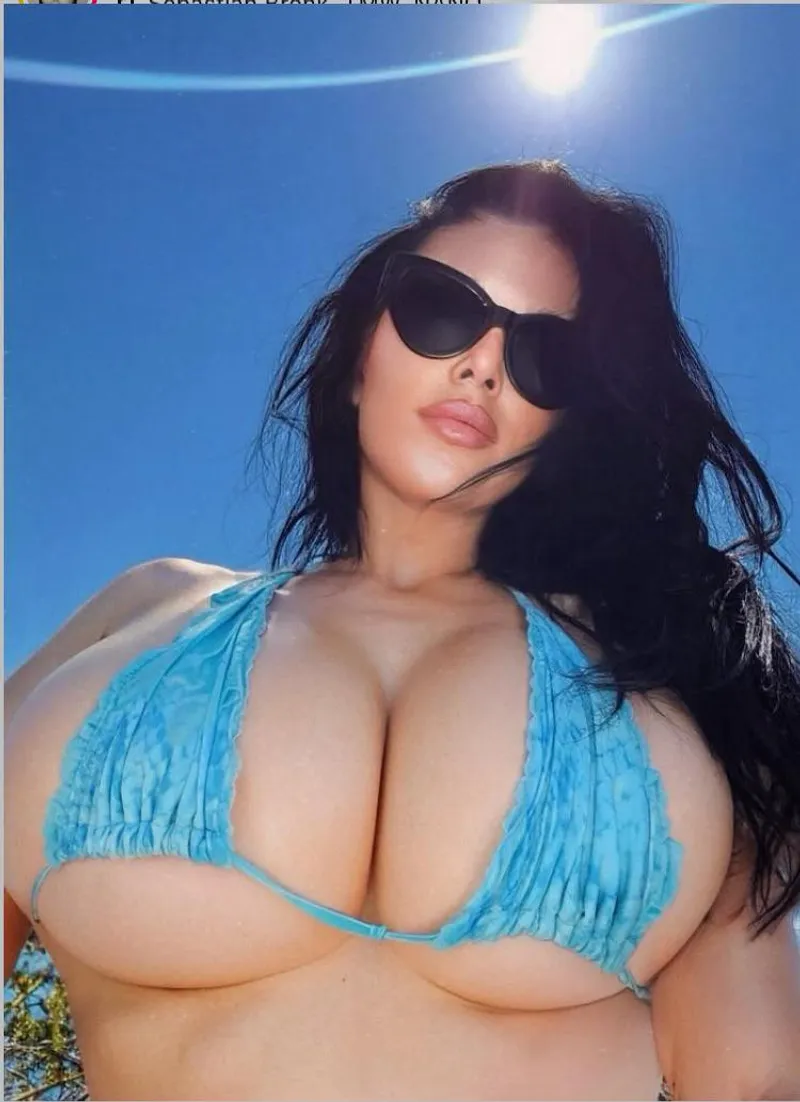 Thumbnail Substantial Big Tits in Focus | readittway1