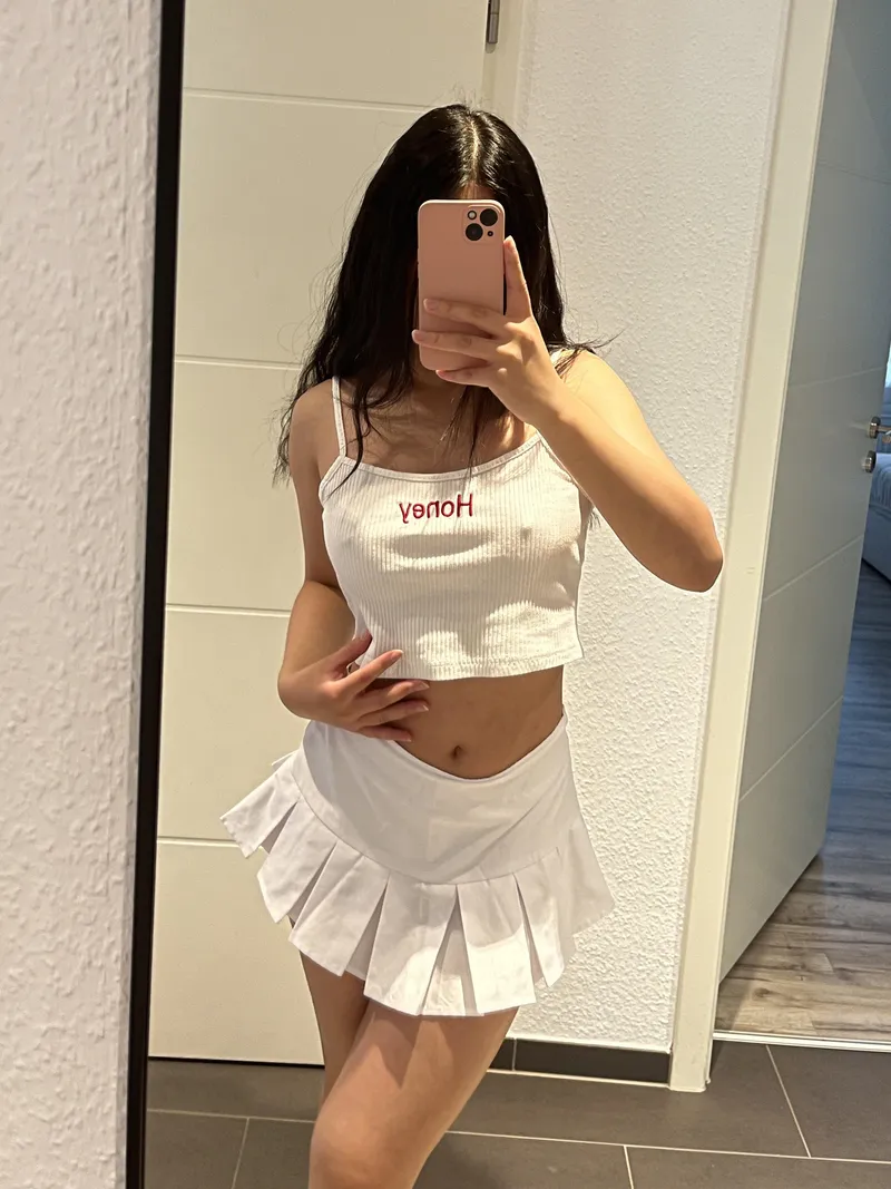 Thumbnail ZephyrAmora Invites You to 'Be My Honey' in LegalTeens Feature