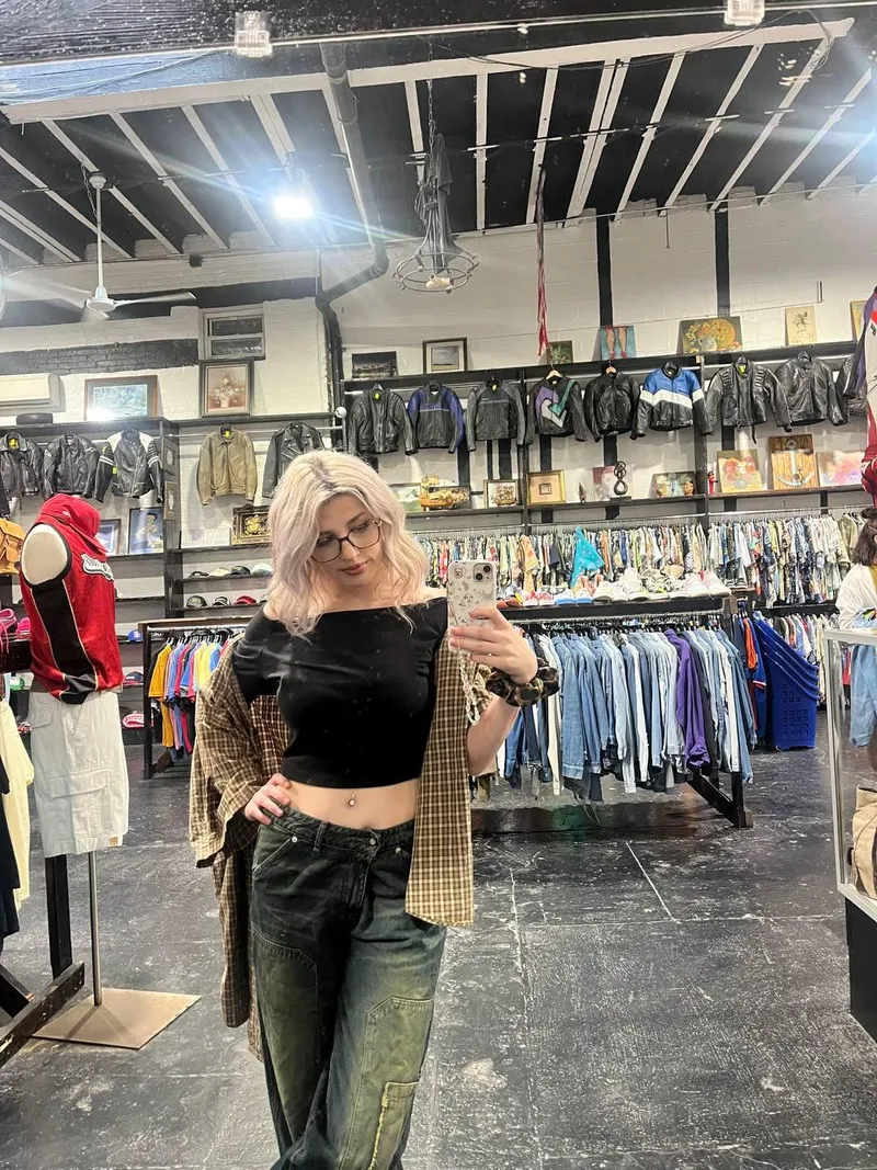 Thumbnail Mirror Magic: Finding Fashion & Self with velvetfairydust
