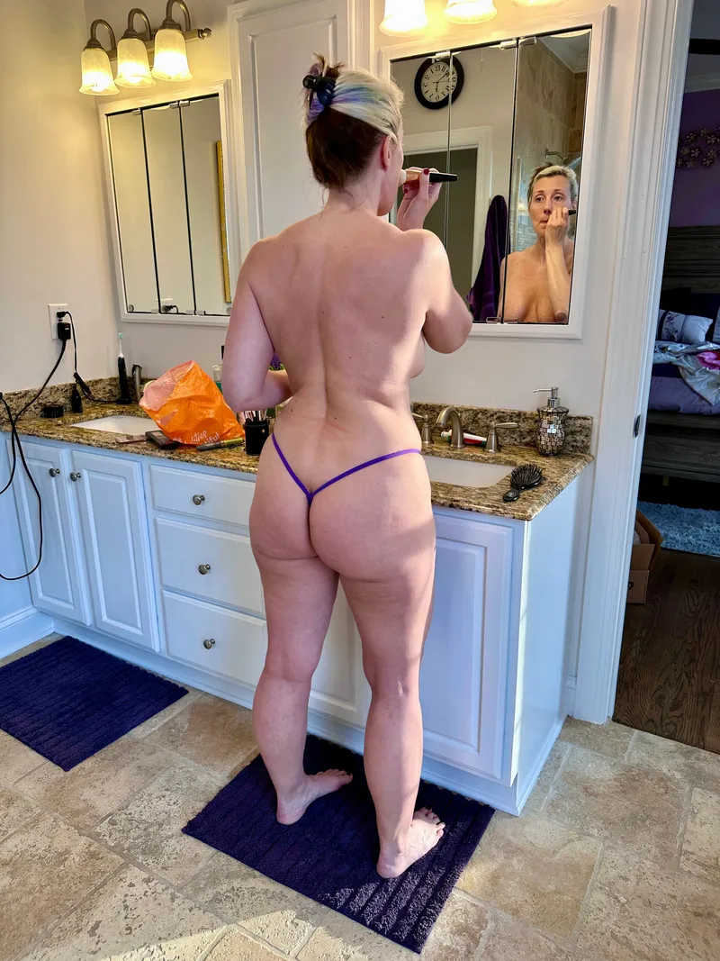 Thumbnail Dive into Date Night Preparations with KurvyBlondeWife1 RealGirls