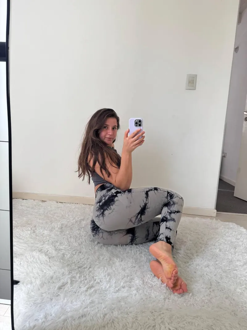 Thumbnail Capturing Perfect Pics with a Cute YogaPants Carpet by Lovelivee