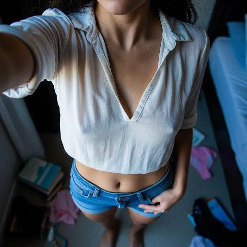 Thumbnail No-Bra Monday: Unleashing Downblouse Confidence | Cheap-Target-3746