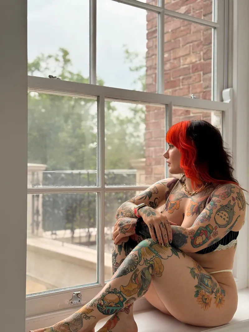 Thumbnail Pizza and Passion: Waiting with Power_Midget in emogirls Category