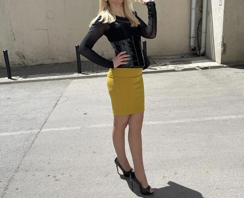 Thumbnail Sabine_heelsland's Alluring Outfit of the Day | pencilskirts