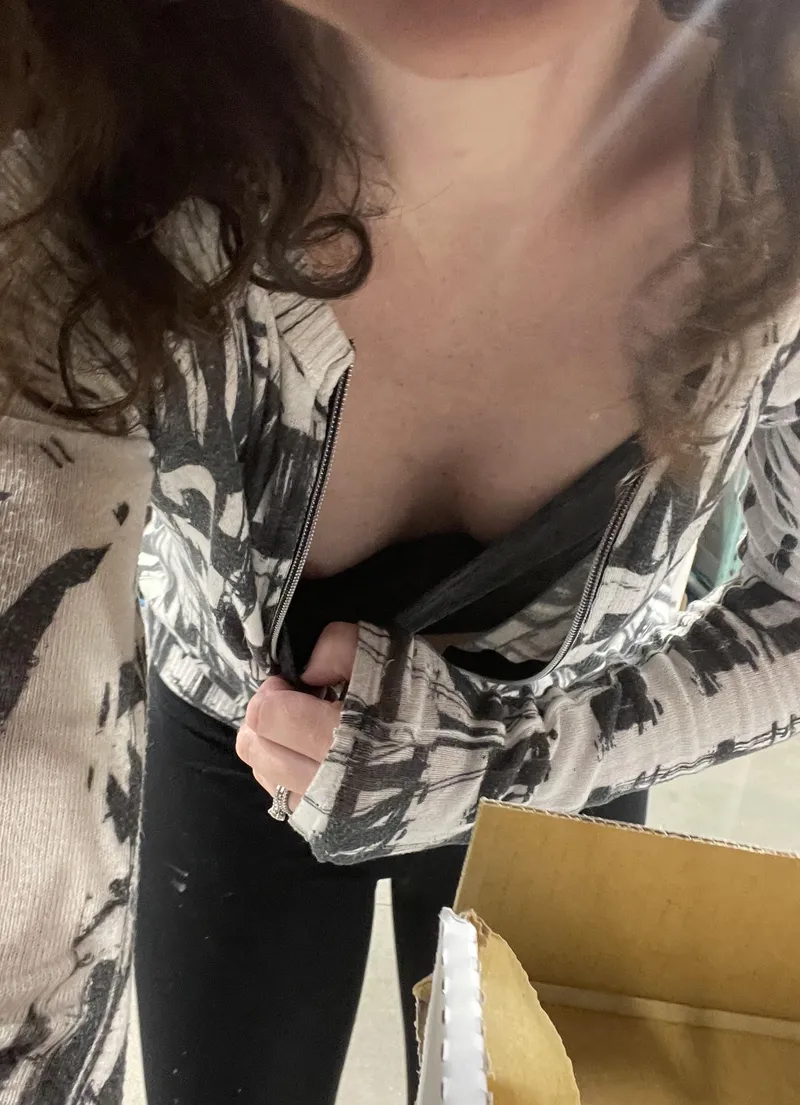 Thumbnail A Peek Into Downblouse Fashion | Exotic_View5266