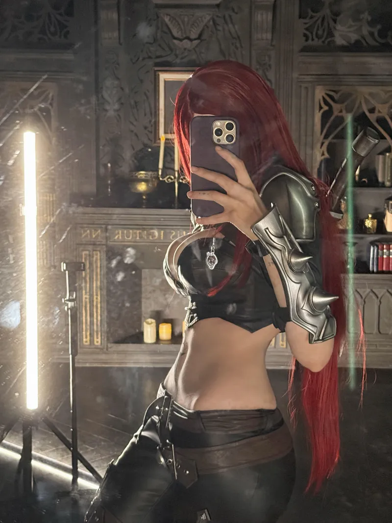 Thumbnail Katarina Cosplay by Alina Becker | CosplayLewd