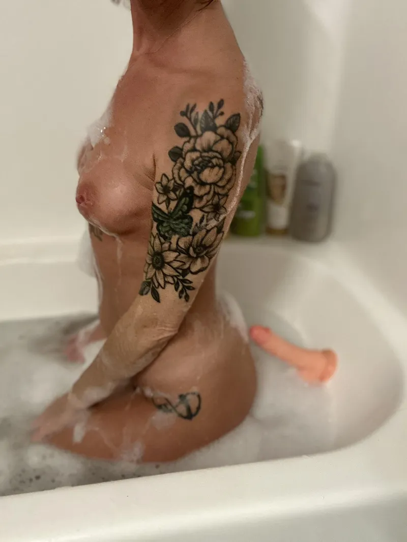 Thumbnail Steamy OnlyFans Content: Dirty Girl by hotmamadenvtures