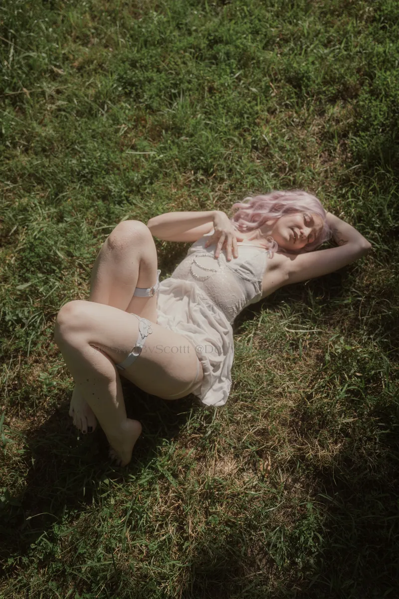 Thumbnail Elegance Personified: Ethereal Legs - DemonicNesquik | Legs Category