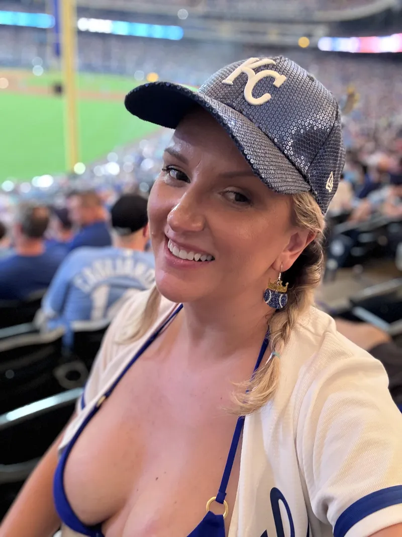 Thumbnail Royal Cleavage Revealed! Fun Reactions | Mrs_Englewood