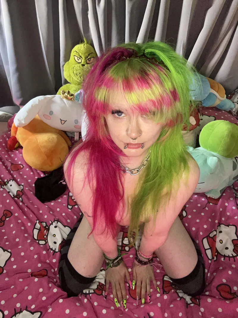 Thumbnail Grabbing Happiness: PokePatricia's Neon Hair Appeal