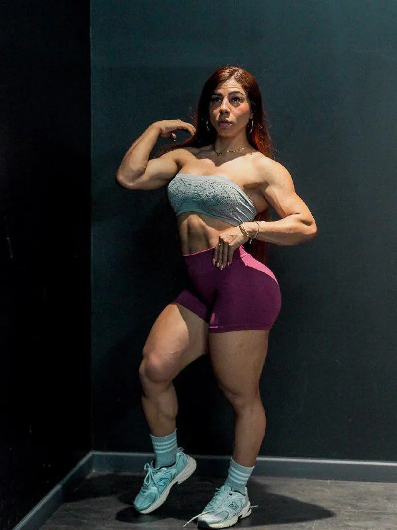 Thumbnail Revealing the Truth: Girls Who Don't Wear Panties
