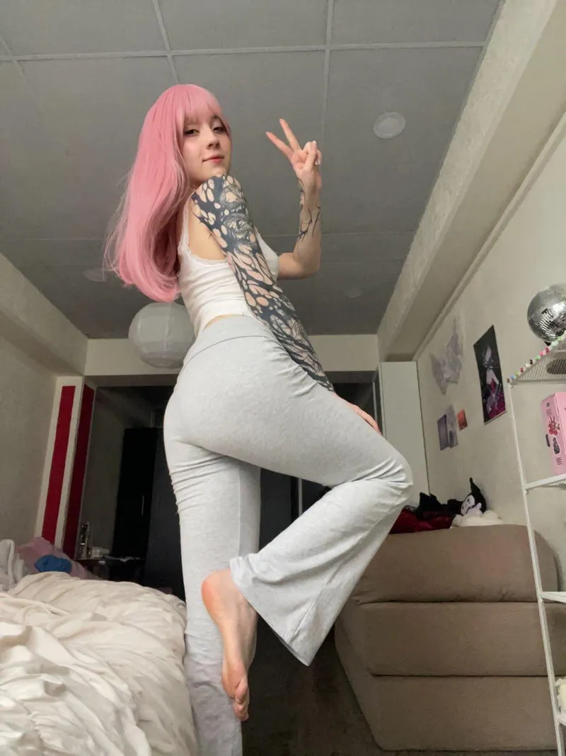 Thumbnail sarahkrothschild: Big Booty Adventures without Seating | bigasses