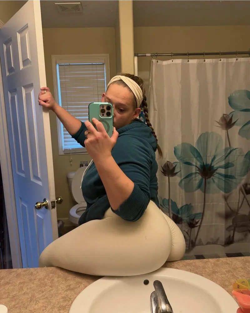 Thumbnail Playful Ponytail Pulling: Tips by nicolebunzzz