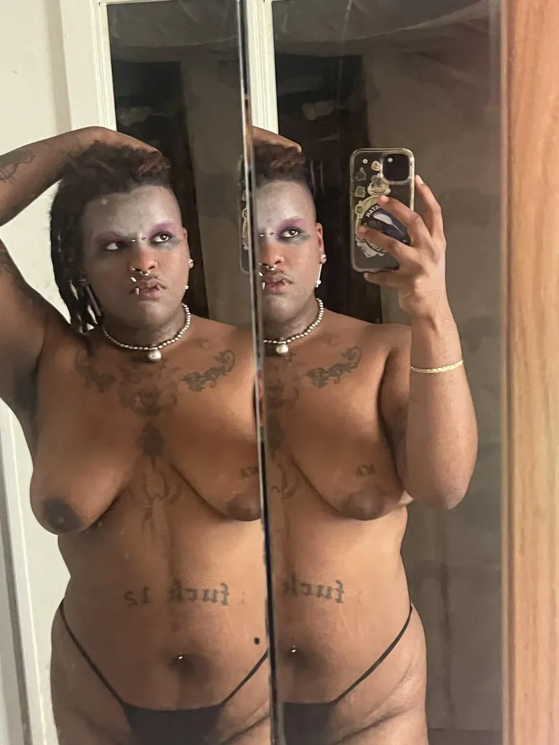 Thumbnail C0rs000 Describes a Killer Dyke Clown Look