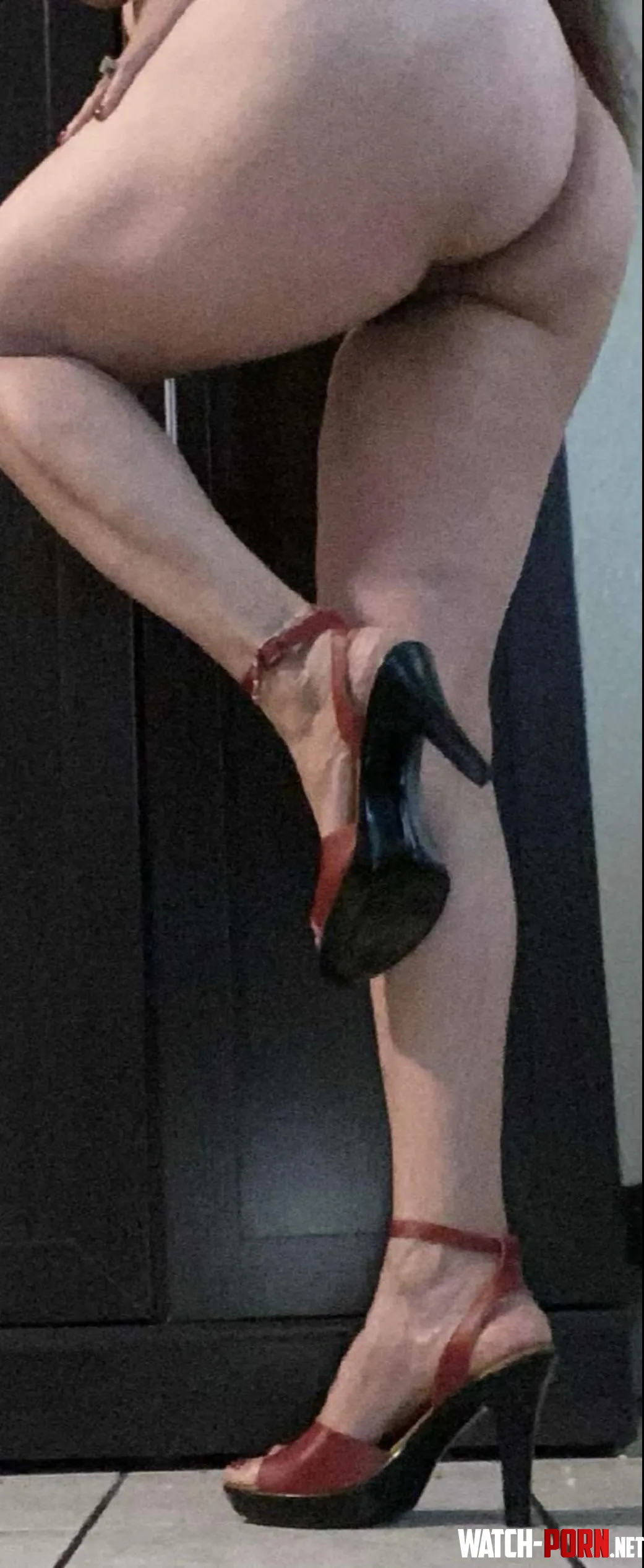 Hola amores. Come over, get naked and let me dance for you. Gilf63 by My-Grandote-Chulo