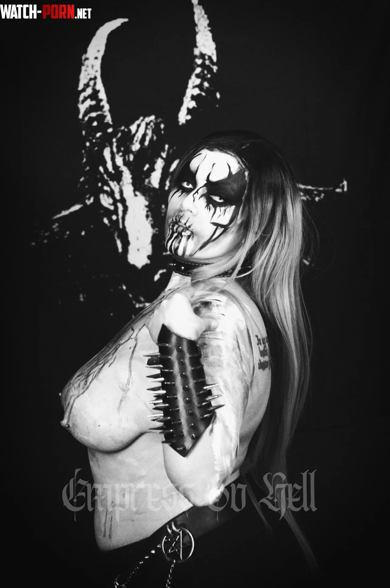 For those who appreciate Black Metal babes. Here’s a favorite self portrait in corpse paint ;) by EmpressOvHell