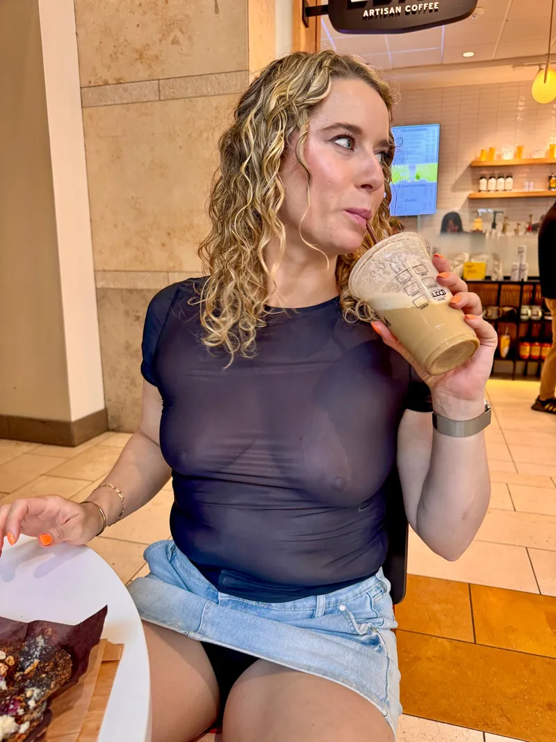 Thumbnail Café Chic: Finding the Perfect Attire with hotsummersun