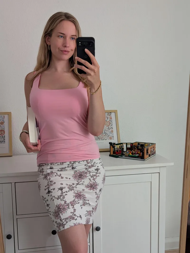 Thumbnail Stylish German Librarian Outfits with Pencil Skirts