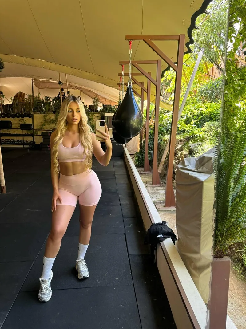Thumbnail Glutes Pump Perfection by FoxyCherryblosom: ThickFit Memoirs