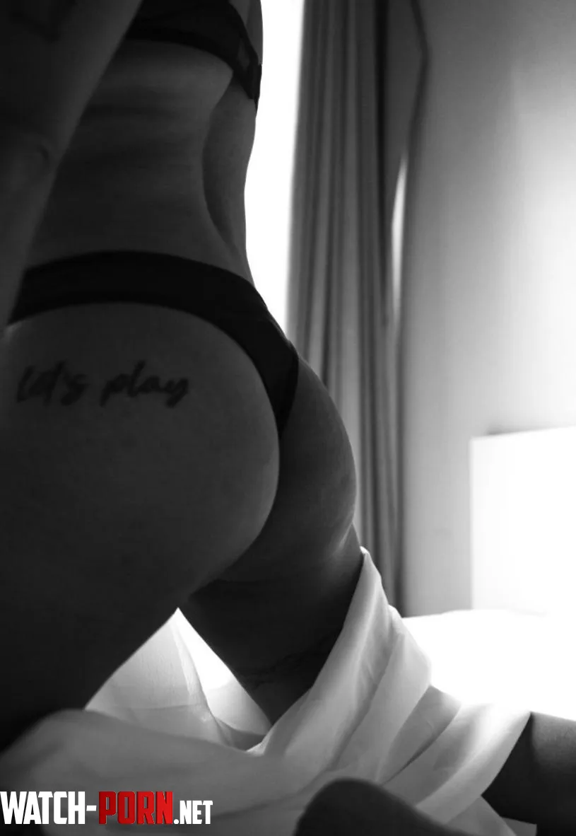 This prey will party soon. Tara? (f) by velkabones
