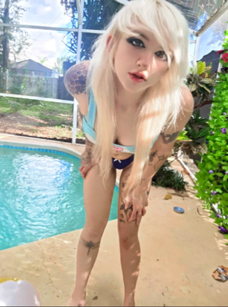 Thumbnail Chill by the Pool in TakingBack2007's SceneGirls Story