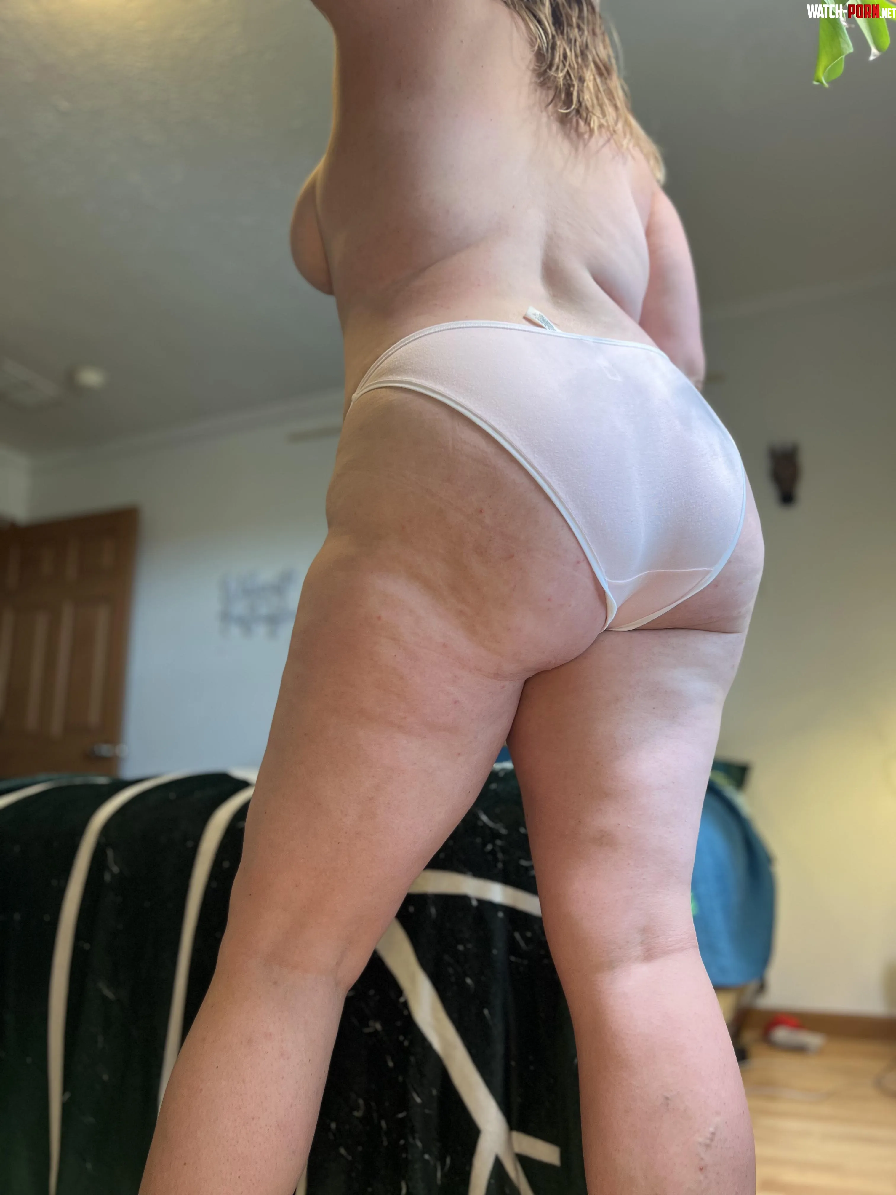 Some side boob n cellulite by QUEENBAVM0RDA