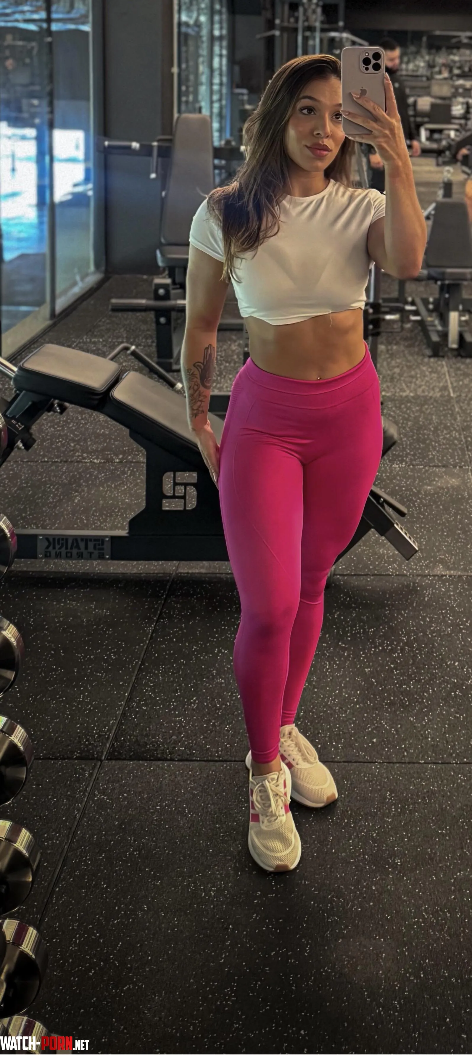 Nothing gets me going more than some pink leggings by ladysexy_18