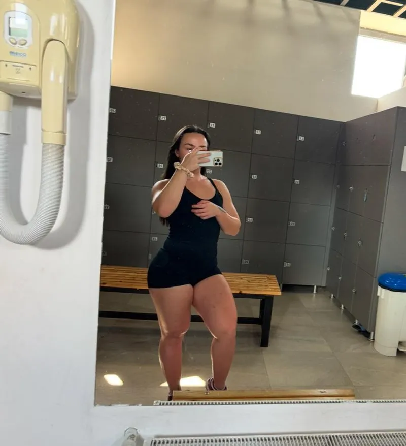 Thumbnail quadsqueen Unveils Gym Crush Secrets in Revealing Post