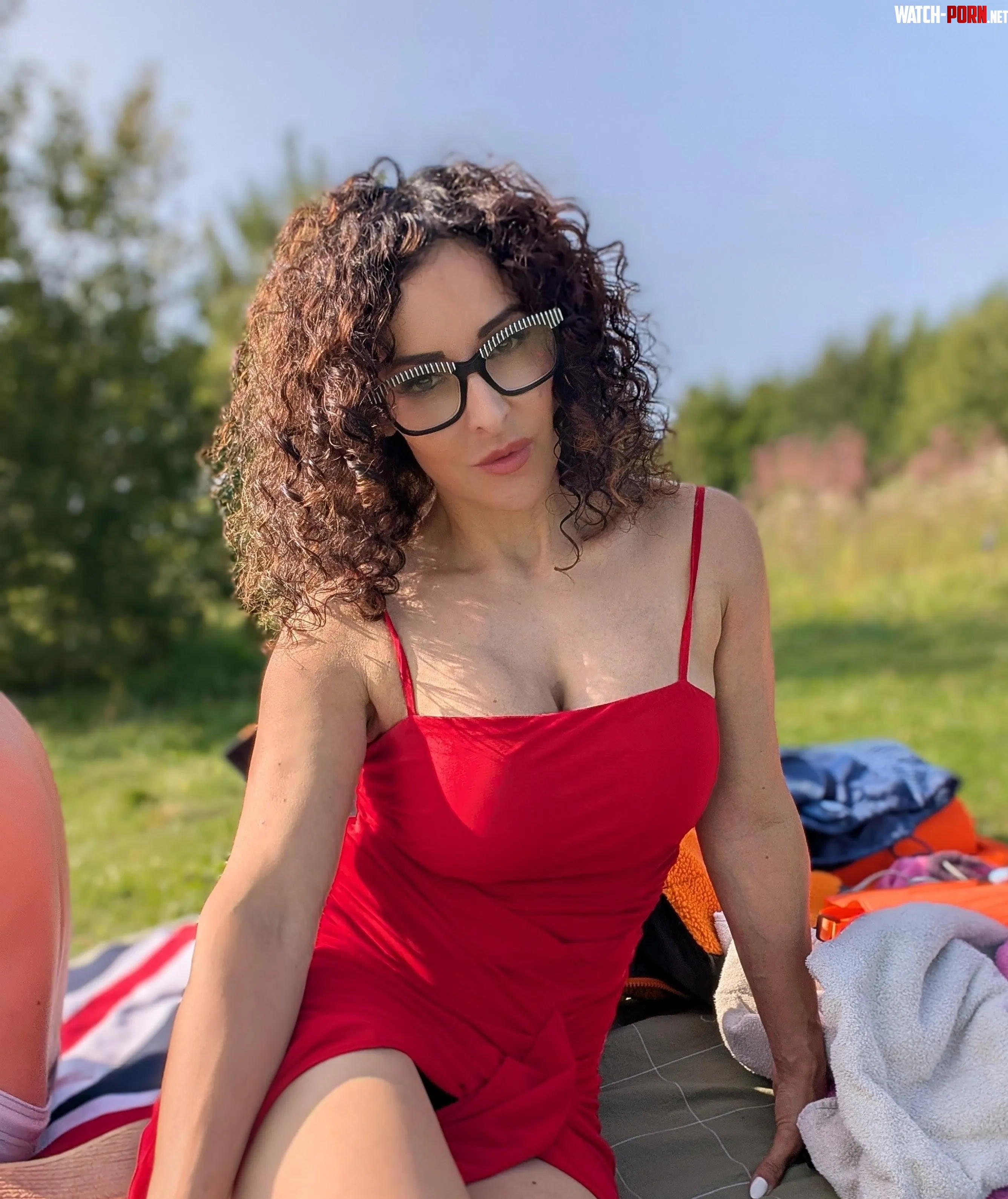F53 feeling sexy in my glasses by sicilian_goddess