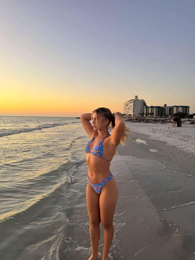 Thumbnail Adorable Teen Bikini Body by BrandeeKania | BikiniBodies
