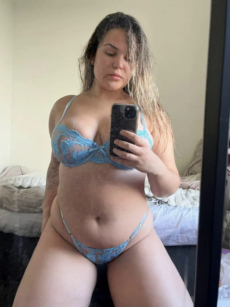 Thumbnail Sexxxy_Lily Unveils the Best Views through This Mirror for Adorable_Girls