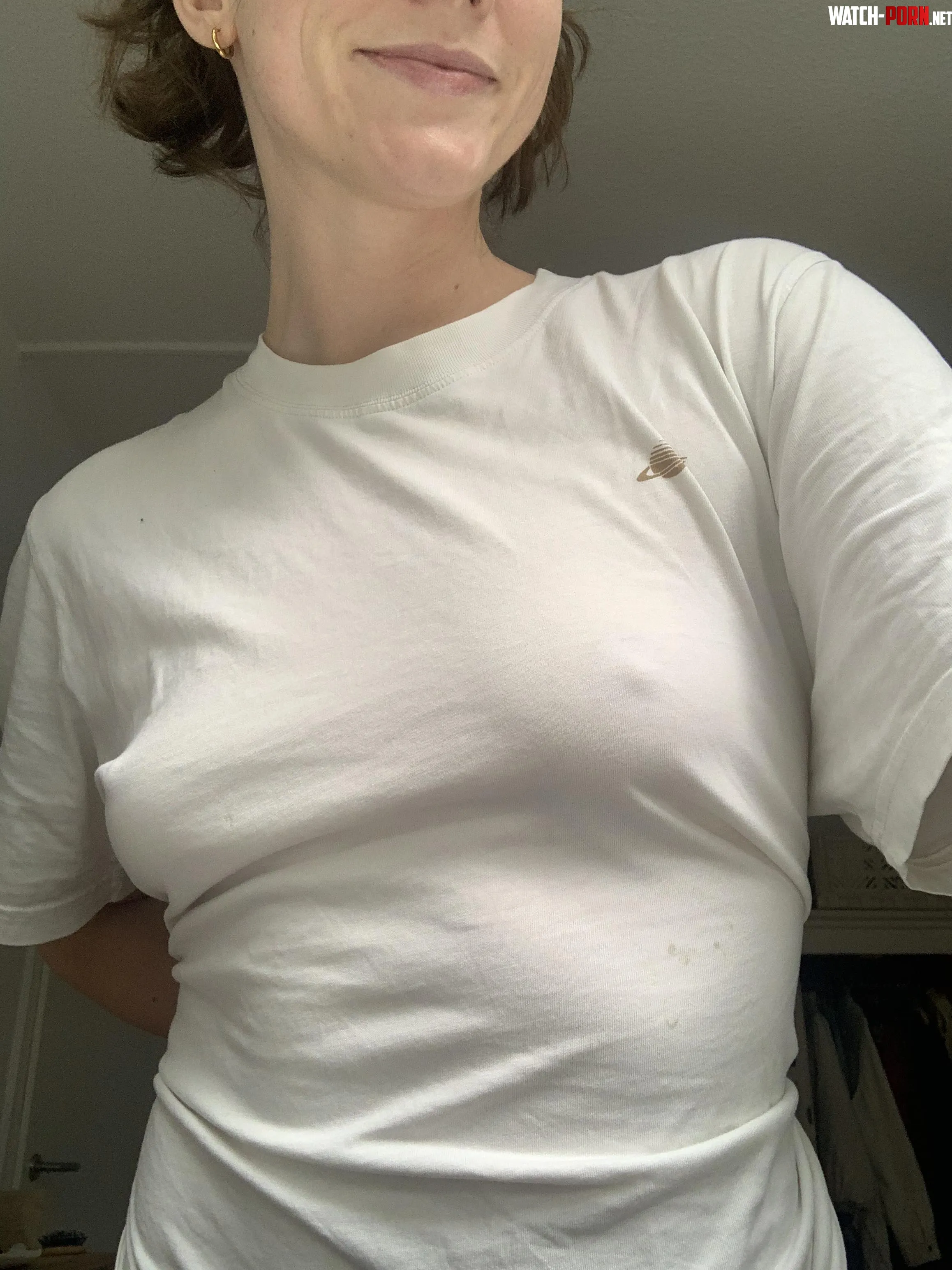 When you pull the baggy shirt tight by yourpilatesgirlxx
