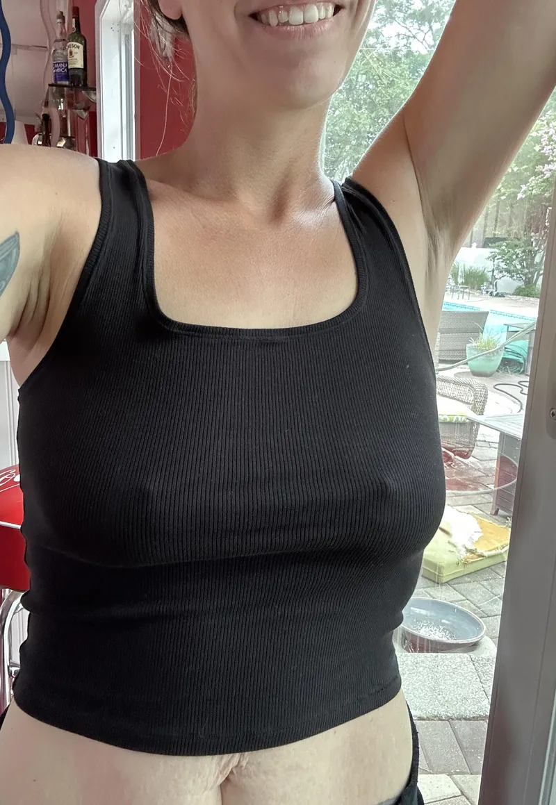 Thumbnail Casual Store Run: Confidence in Going Braless - Colbi_summer | braless