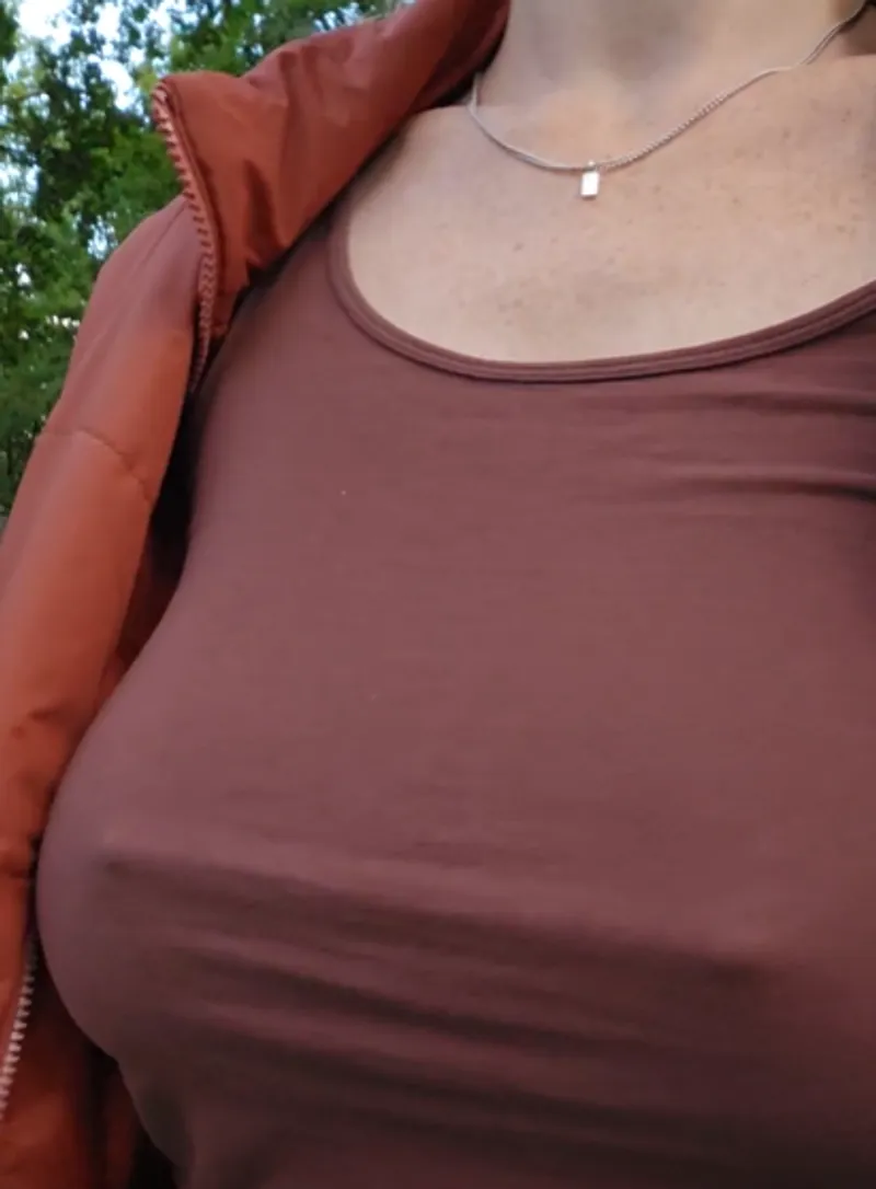 Thumbnail WorldlyGood1105 Captivates with Pokies and Enigmatic Walks