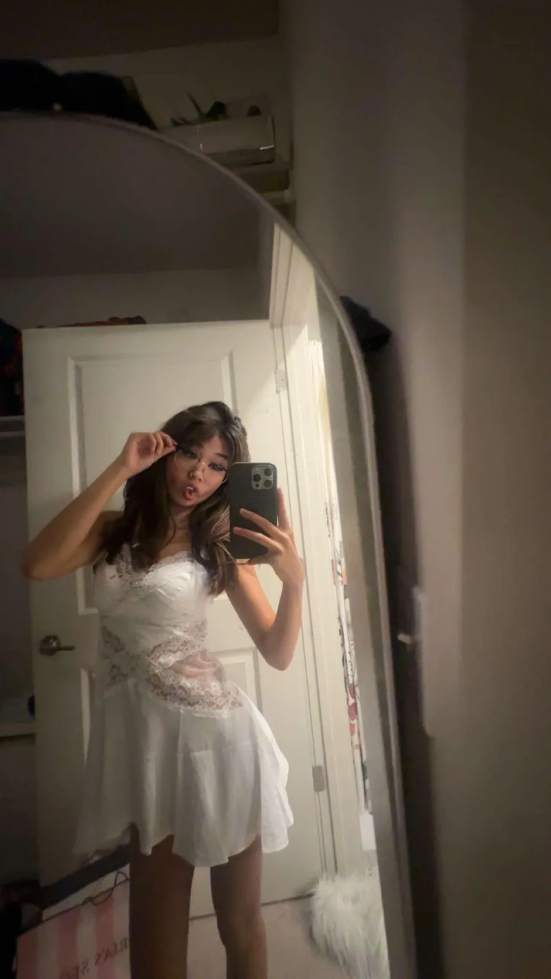 Thumbnail queenspicyyuna Invites You to 'Come Check Me Out' in asiansgonemild