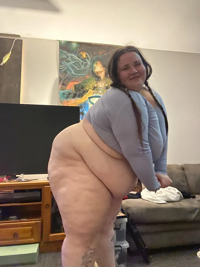 Thumbnail Explore 🐷💕💕 by fatlilpiggg in the ssbbw Section