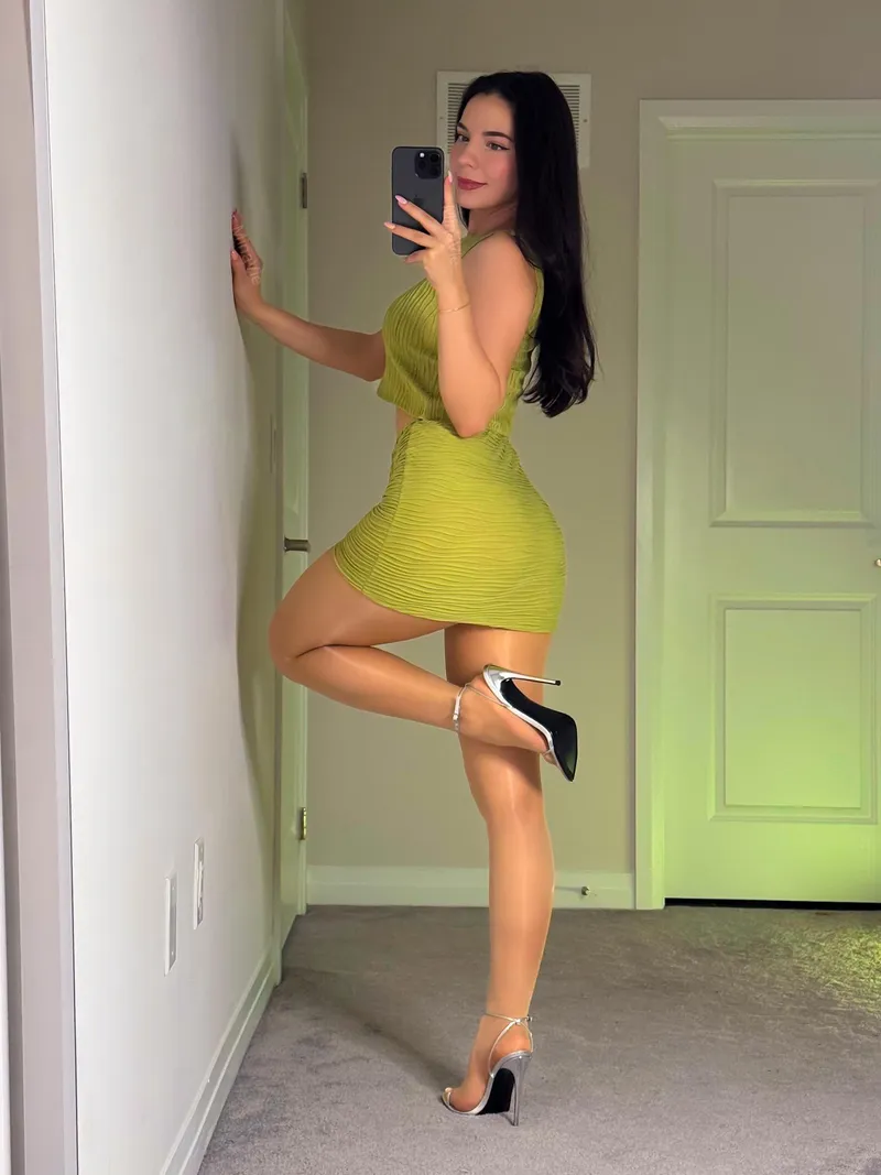 Thumbnail Pantyhose: A Perfect Outfit Addition?