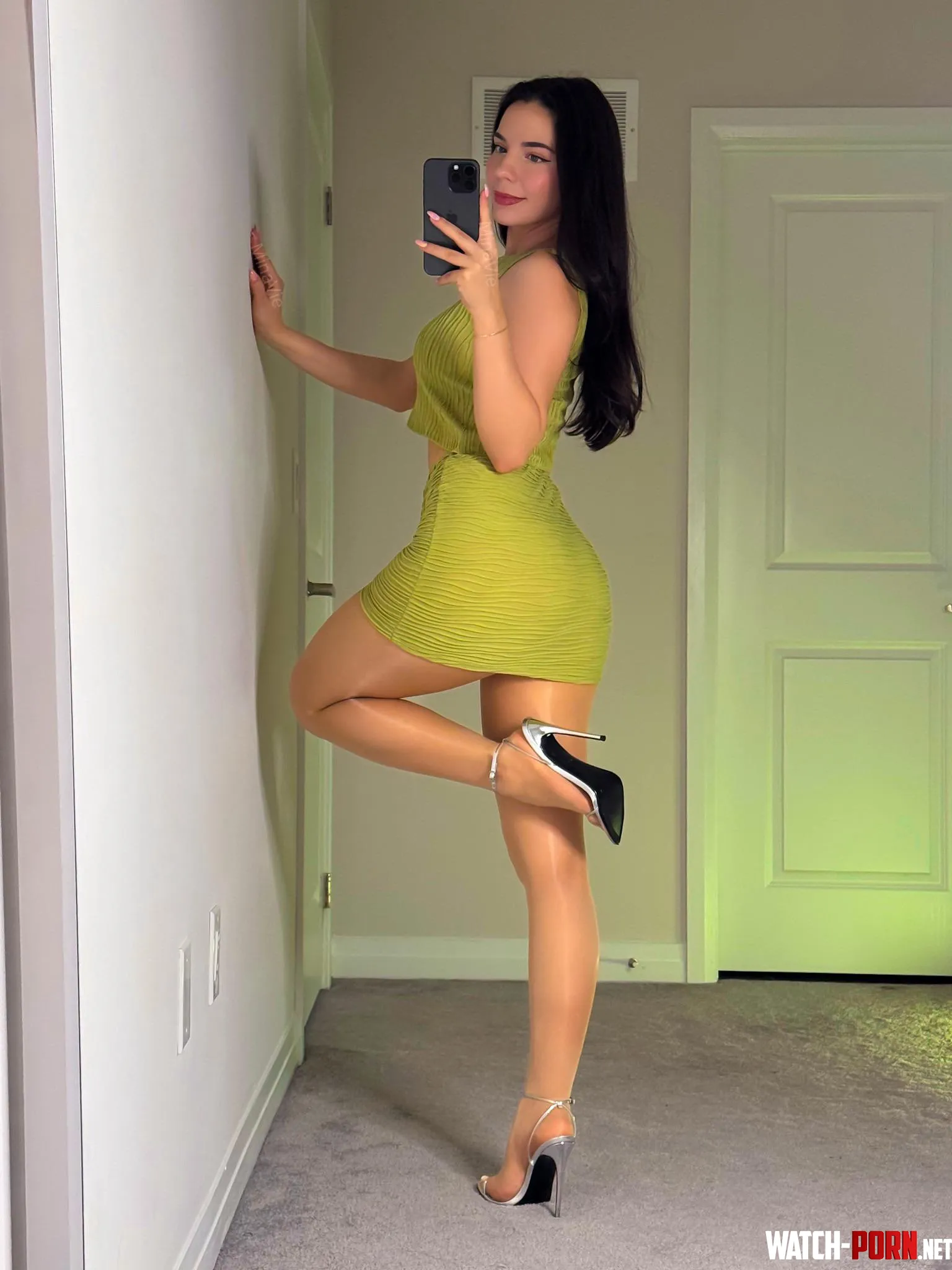 Do the pantyhose complete the outfit? by MinaVie