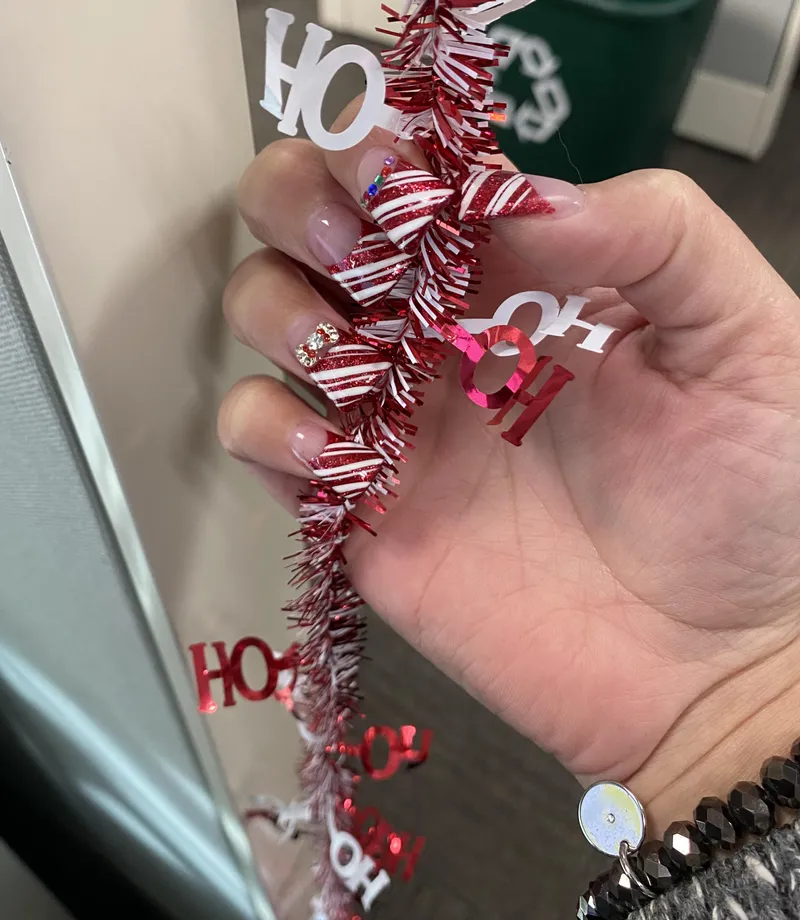 Thumbnail Brunettebabe95 Takes a Throwback Journey through Nails