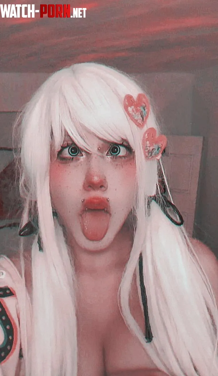 Me look so weird in ahegao by SquishedPearz