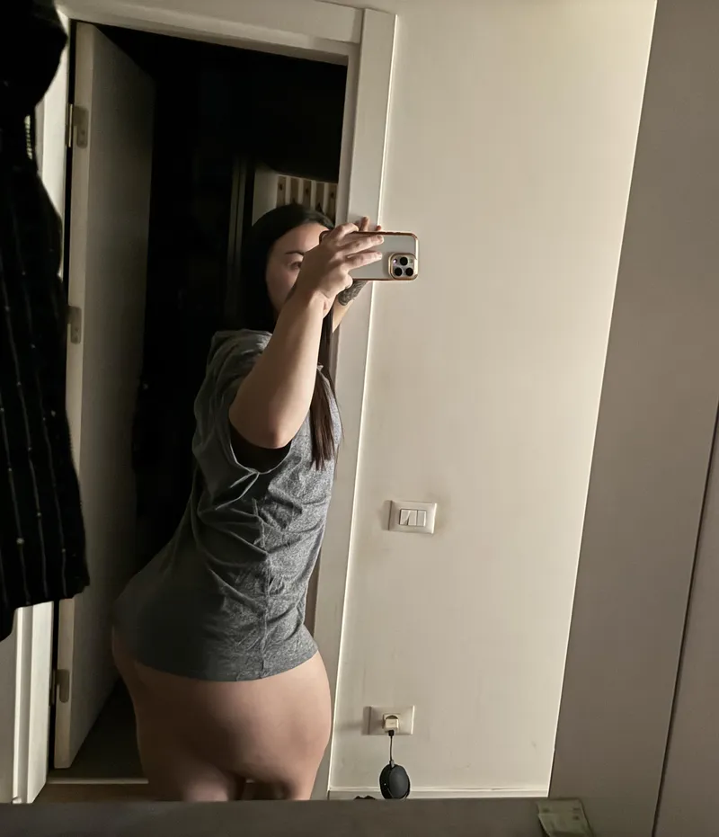 Thumbnail Sensually Thick and Tempting | quadsqueen