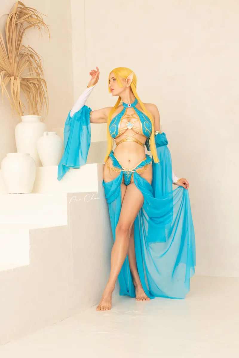 Thumbnail Princess Zelda by Ana Chuu - Enchanting Cosplaygirls