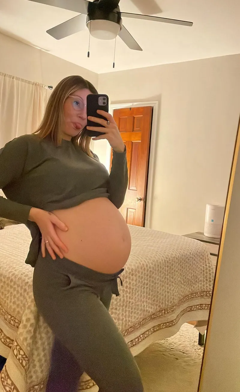 Thumbnail Confidence with a Pregnant Belly: Mastervixennnn's Perspective
