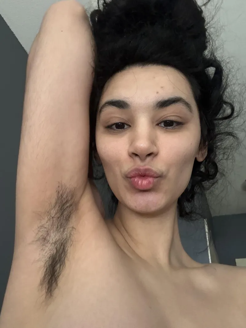 Thumbnail Embracing Messy Buns and Hairy Pits: Saharbbyy's Candid Moment