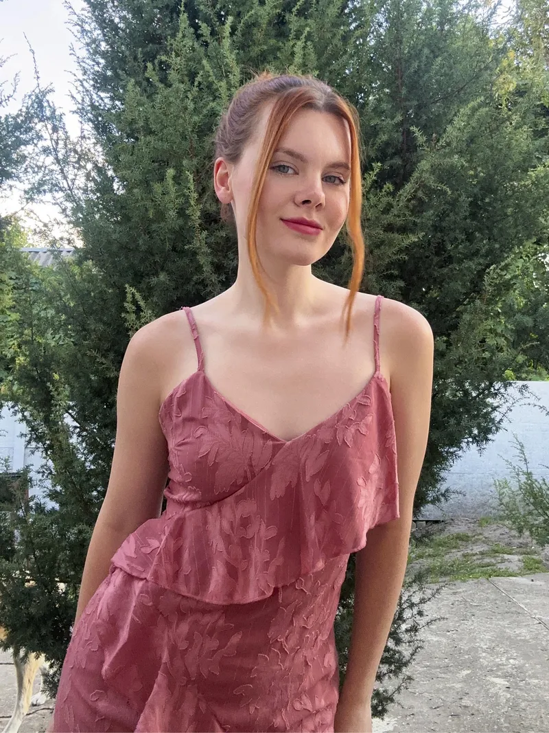 Thumbnail Regal Braless Beauty: wobblytart's Princess Aura