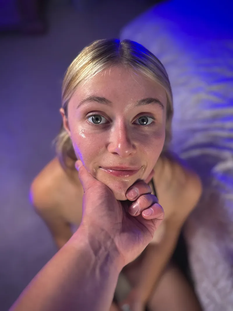 Thumbnail Princess-Rae Shares Steamy Moments from amateurcumsluts